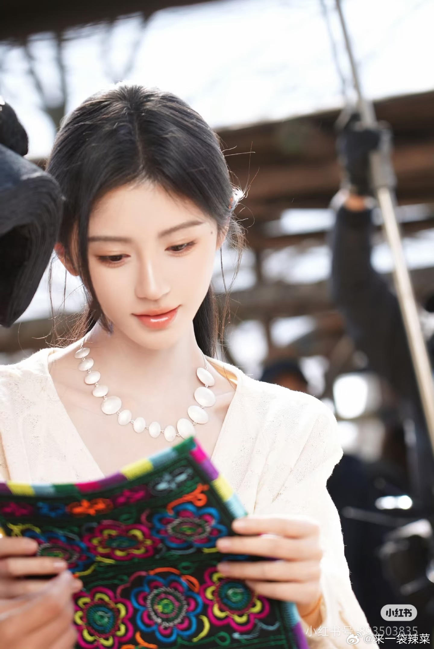 鞠婧祎新代言，官宣18分钟，1万份399🎁卖空了，彝族风好绝了🔥 