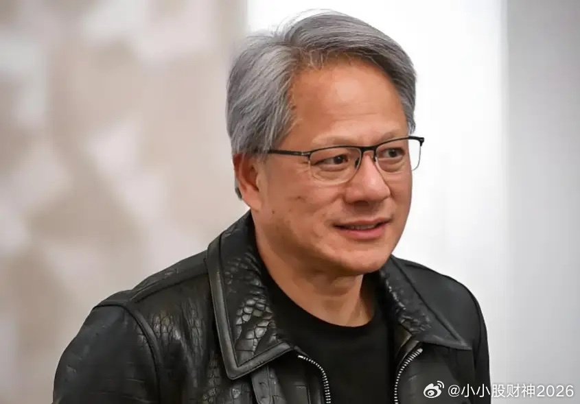 黄仁勋最清楚这一点。他知道客户在自研，知道中国在追赶，知道AMD在盯。但他更清楚