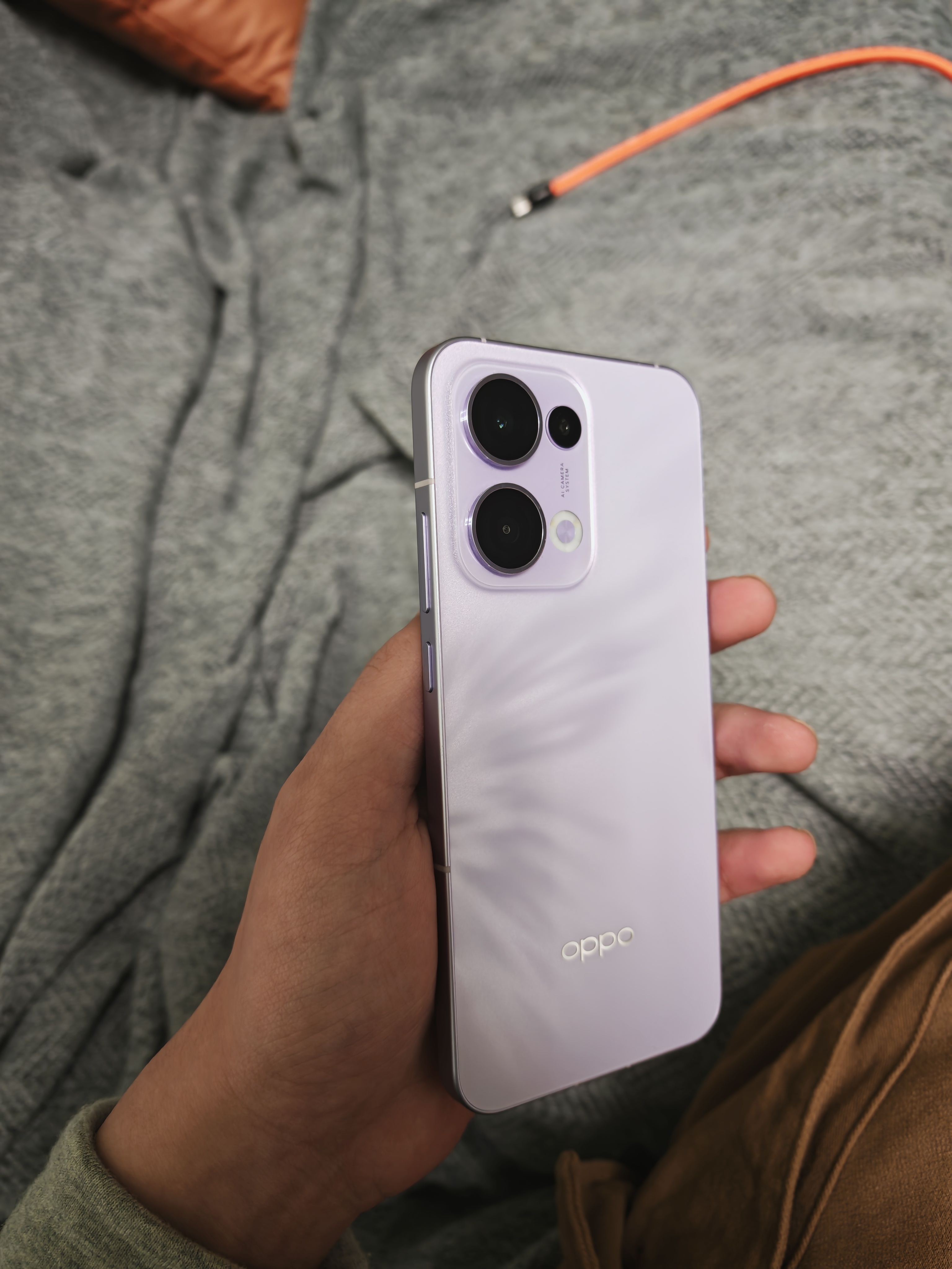今年的线下中端机 难不成 就只有OPPOReno13是金属边框？ 