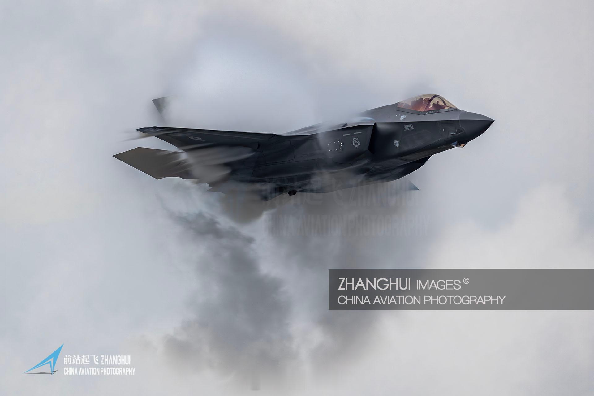 F35A demo team作为美国的“蓝天仪仗”也是一支不折不扣的“飞遍全球，