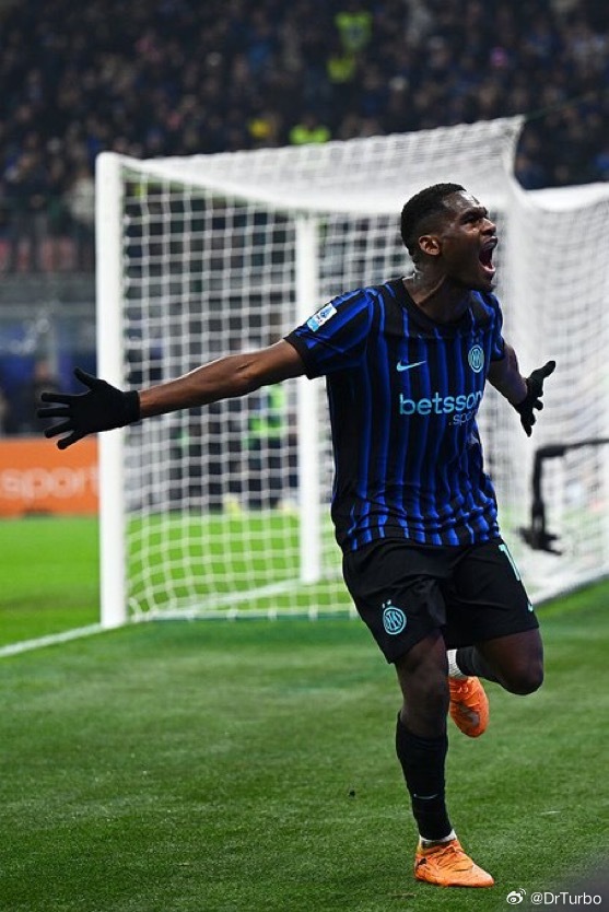 SKY：博尼可以参加周末的米兰德比 并将于周五恢复训练时与球队一起完成训练科莫0