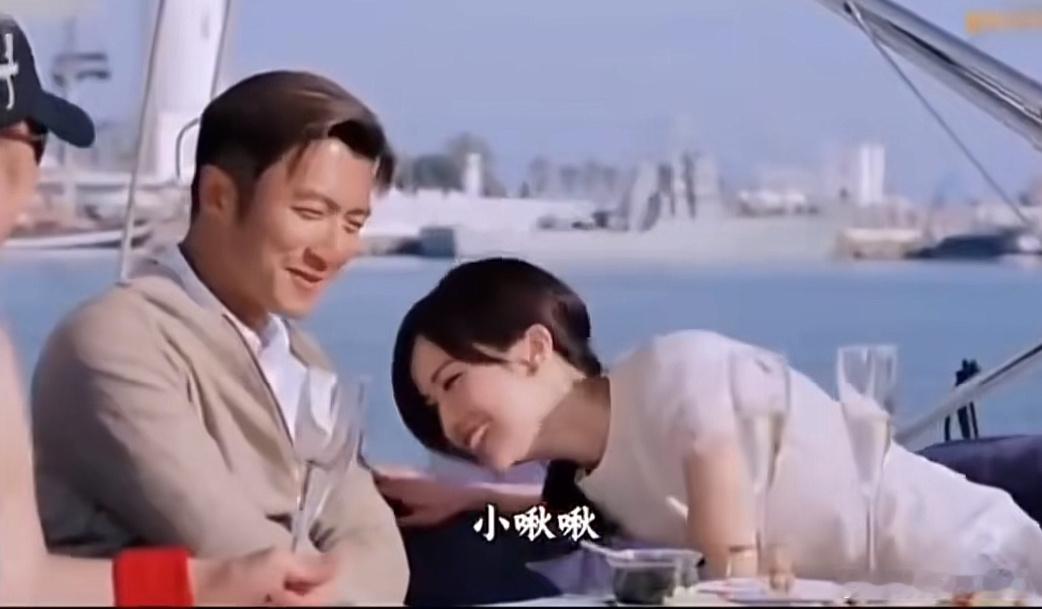 太尴尬了，这应该是谢霆锋这辈子最尴尬的时刻。 有一次，谢贤、谢霆锋、蔡卓妍在一起