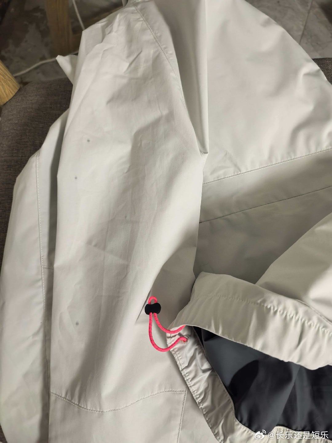 唯唯平会耐克外套褪色，售后服务再三推诿，大平台我作为还不如拼夕夕 