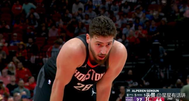 火箭当家中锋申京真是口出狂言！在昨天火箭主场以128：97击败国王的赛后采访中，