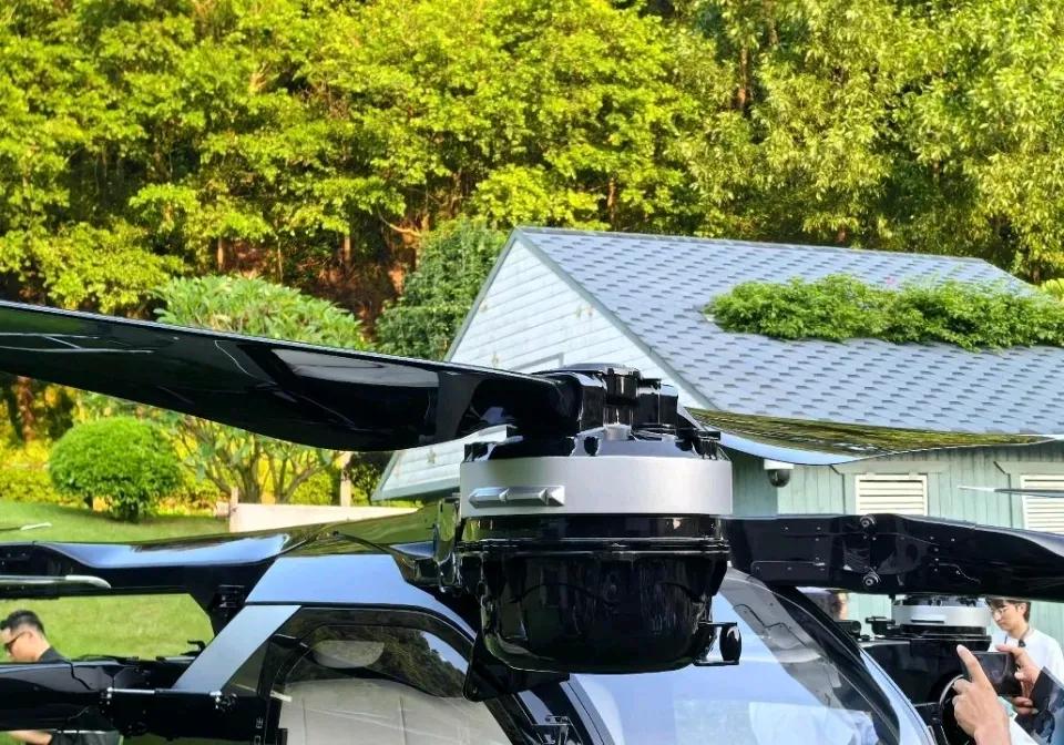 小鹏飞行汽车预售单价200万以内，能助力小鹏汽车一飞冲天吗? 

小鹏汇天飞行汽