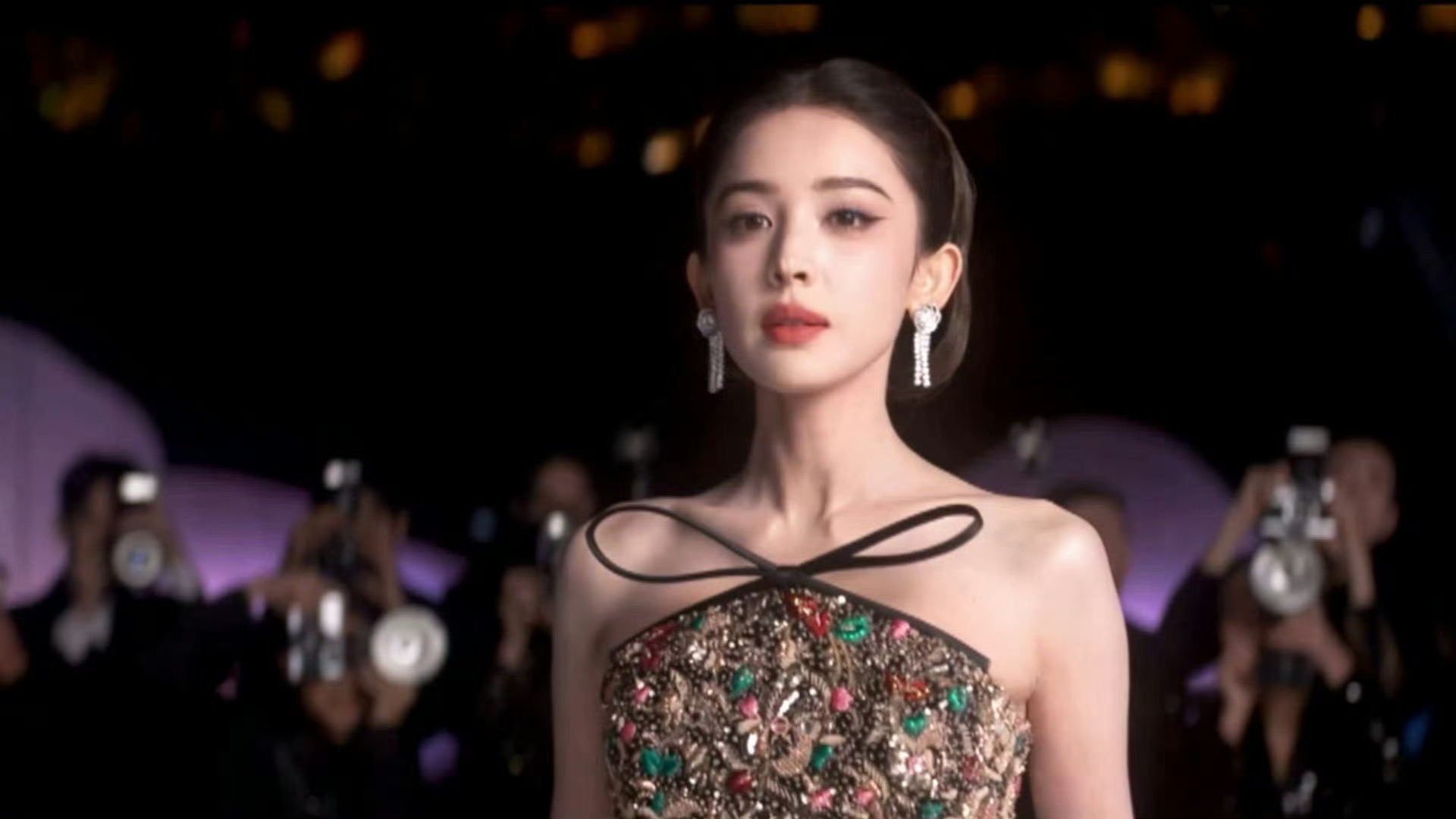 我认为今晚定点拍的最美的两位 ​​​