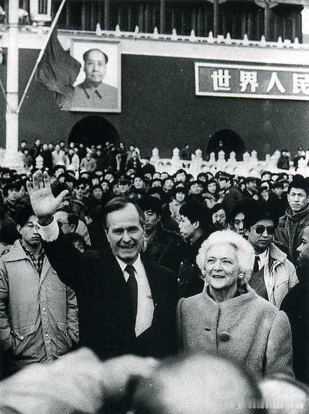 1989年2月25日，美国总统布什访华。 