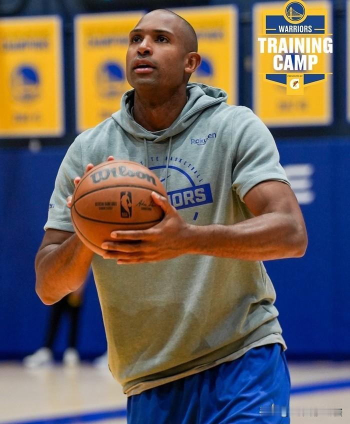 勇士老将霍福德真是太悲催了，他成为了球队战绩不佳的替罪羊！今天美国名记Evan 