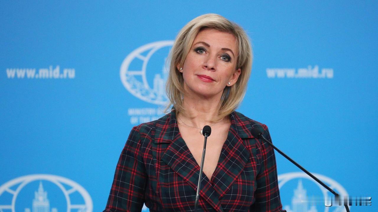 美国因德州边境内讧，却让俄罗斯看了笑话，俄外交部发言人扎哈罗娃在社交媒体上表示，