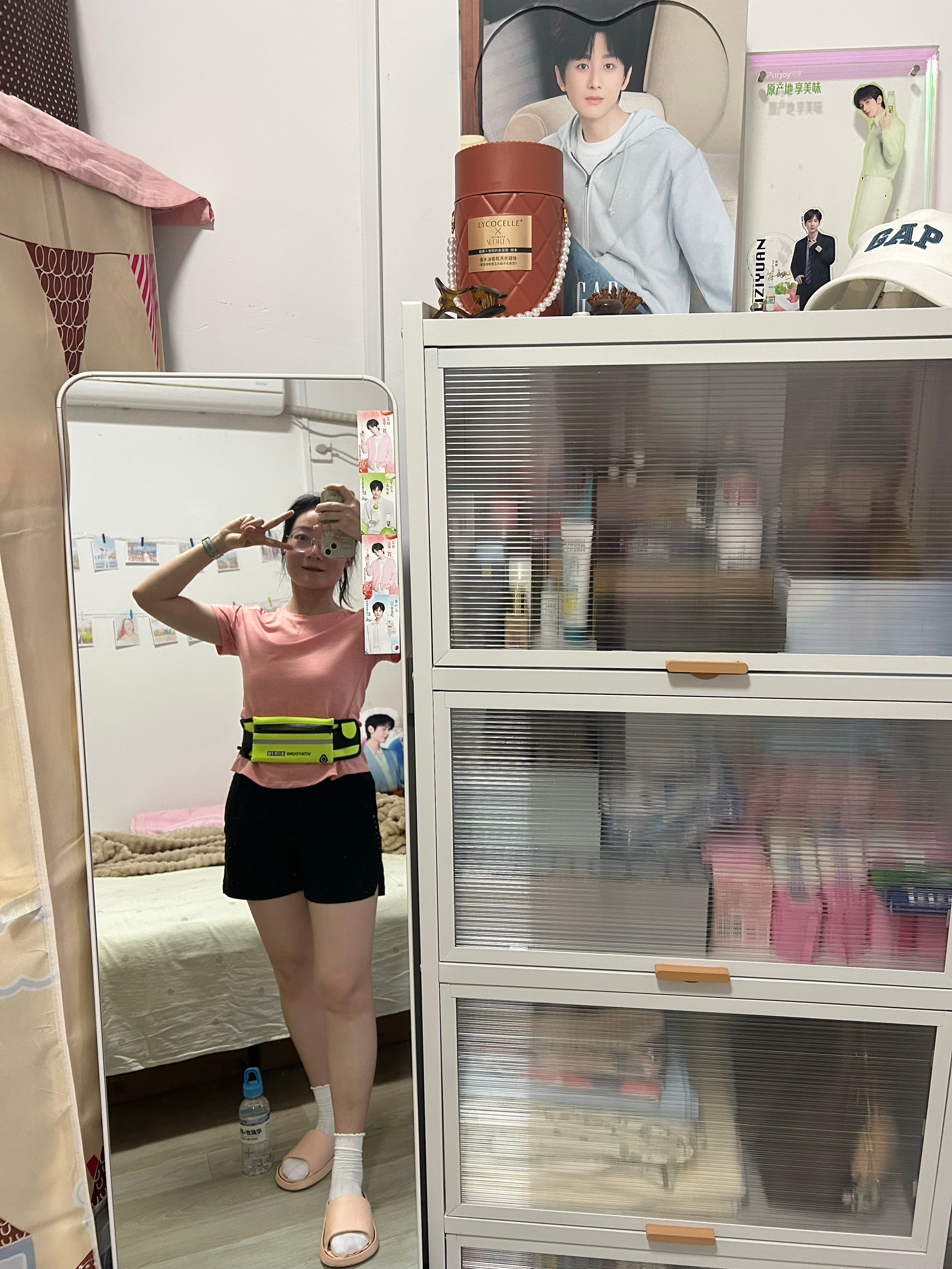 DAY 1： running🏃🏻♀️跑完步 喝活力李子园 真是不错果然是成毅