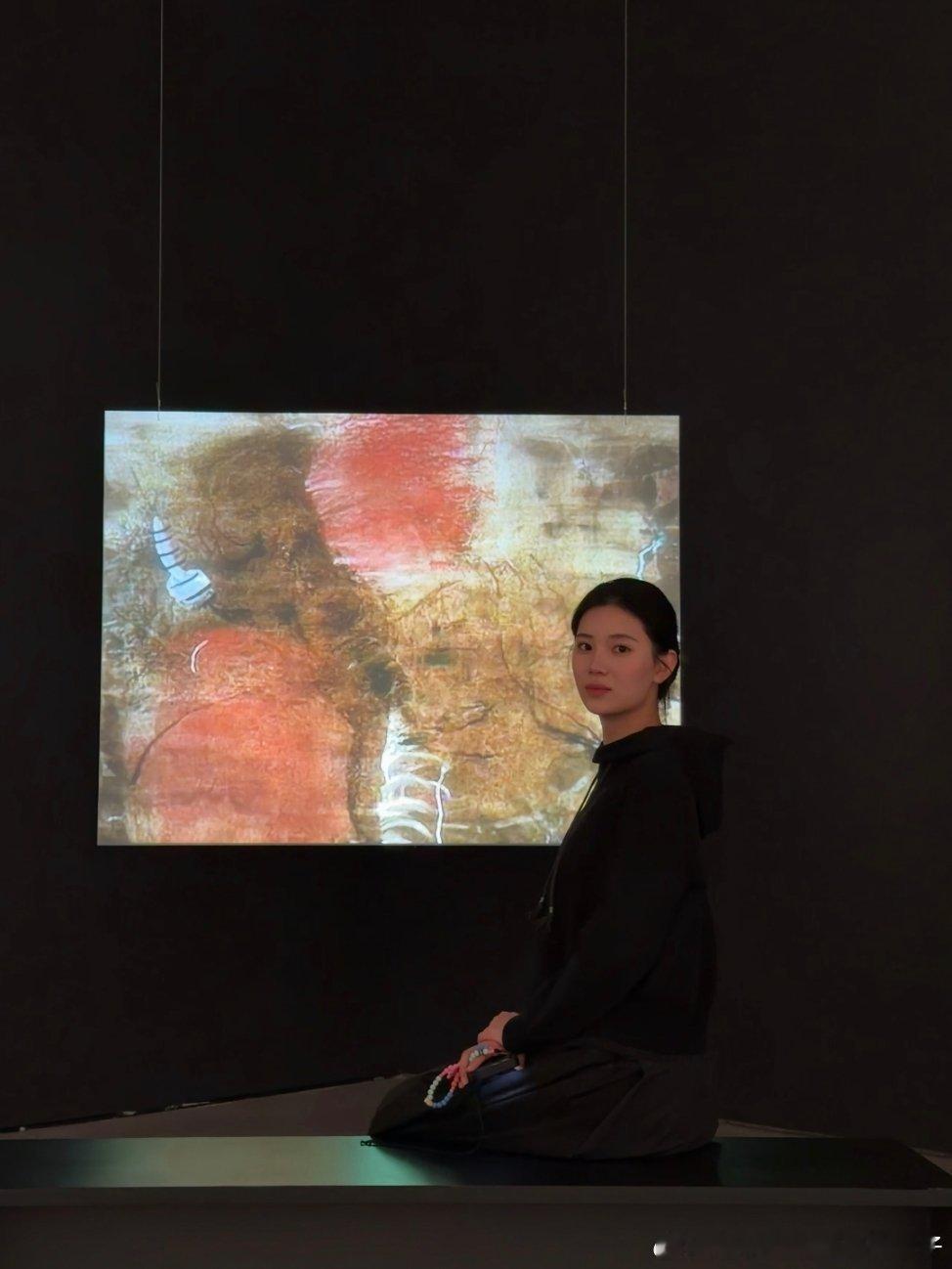 王添艺🍠：👀🖼️💙看展 