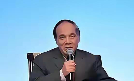 一个越南教授，当着全世界的面，扔下一句话。

他说，虽然我个人对中国有意见，但不