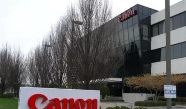 三星、东芝早就拍屁股走人，把整条生产线都搬到越南去了；阿迪耐克这些运动巨头也紧随