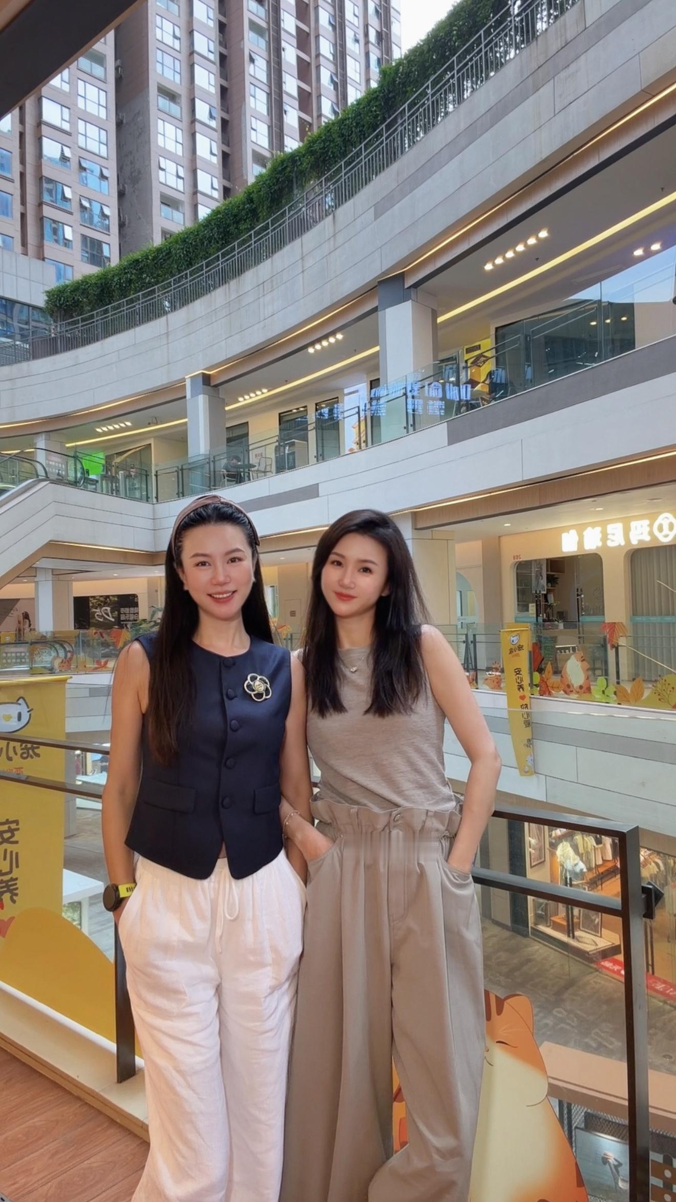 知道我要出差大半个月跑步老搭子们专门来我家楼下陪我吃“刁嘴卤串”虽然半个月后回国