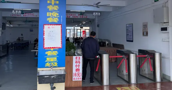 广州一餐厅推出6元五菜一汤自助餐，有顾客每天都来吃，经营者：曾月亏几万元，如今可保本，并非做慈善