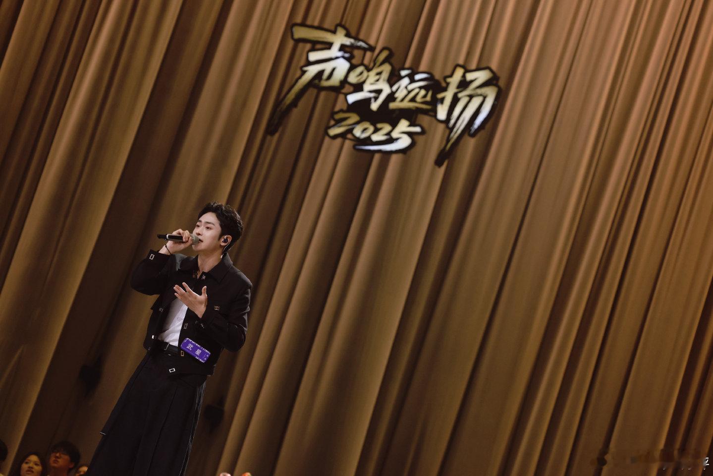 武星时隔五年上选秀又被淘汰 《依然爱你》的旋律里藏着武星的音乐初心，在《声鸣远扬