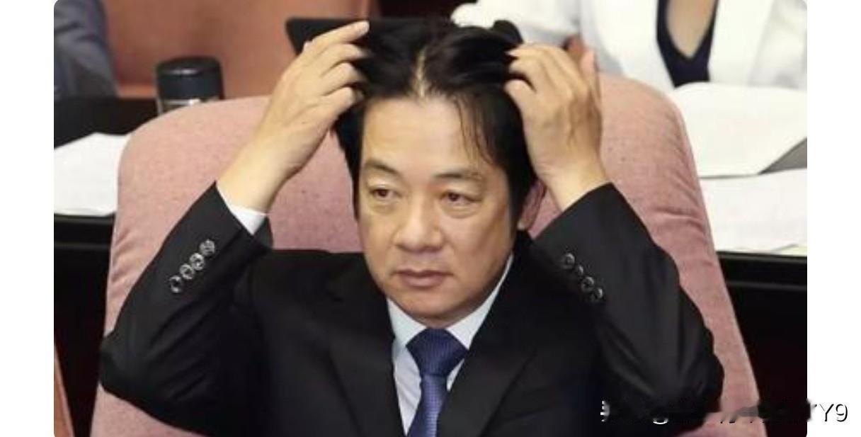 但是，为什么留分头，尤其是中分头成了汉奸最典型的形象？我认为，主要是剪掉辫子后民