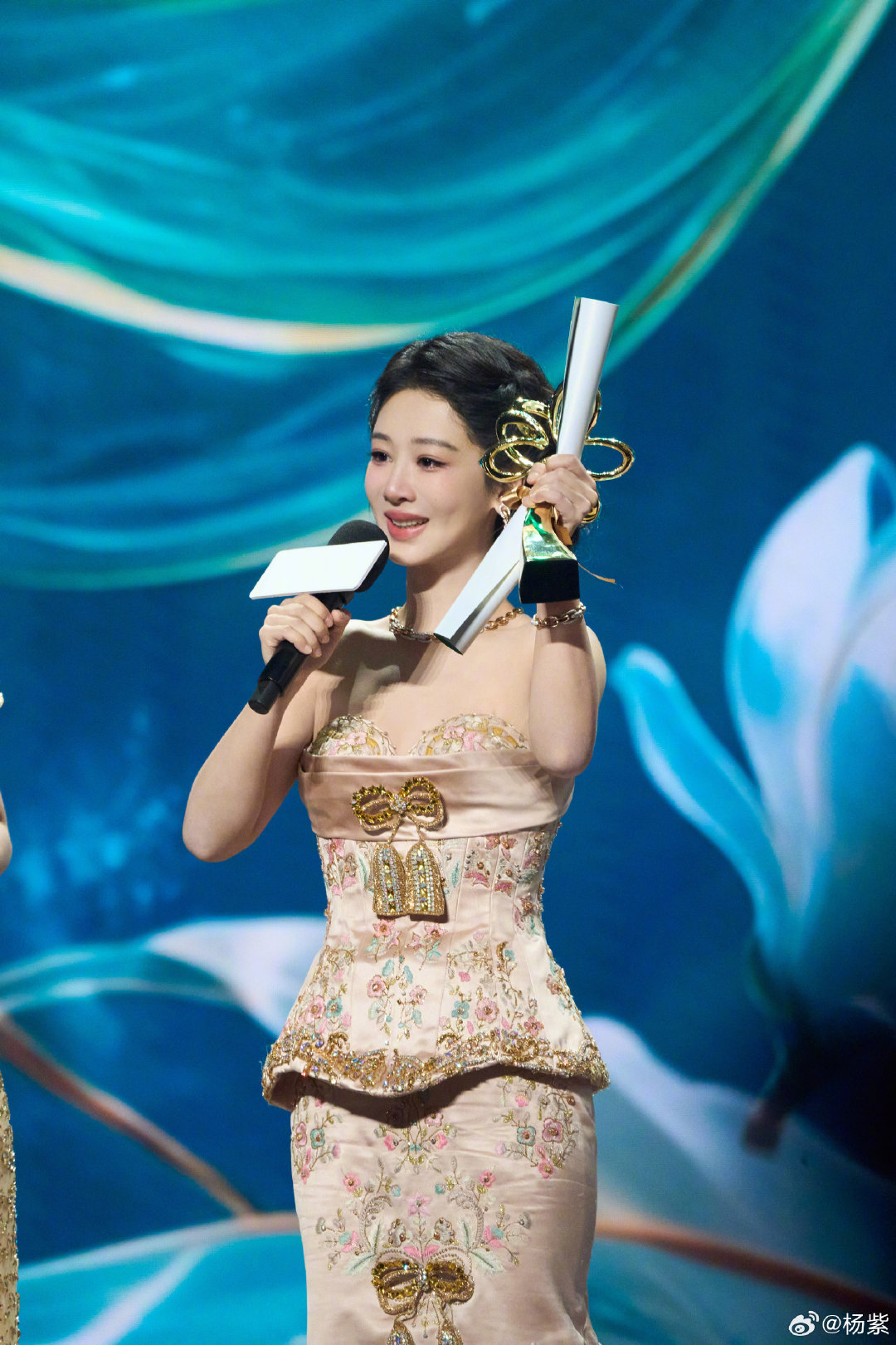 杨紫从最佳女配到最佳女主杨紫演了25年戏 杨紫从最佳女配到最佳女主 