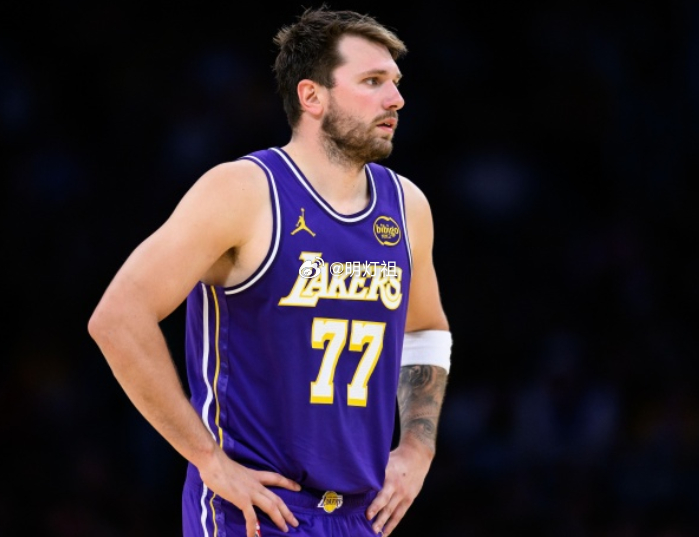 近日，记者Jason Timpf在Hoops Tonight节目中认为，在进攻端