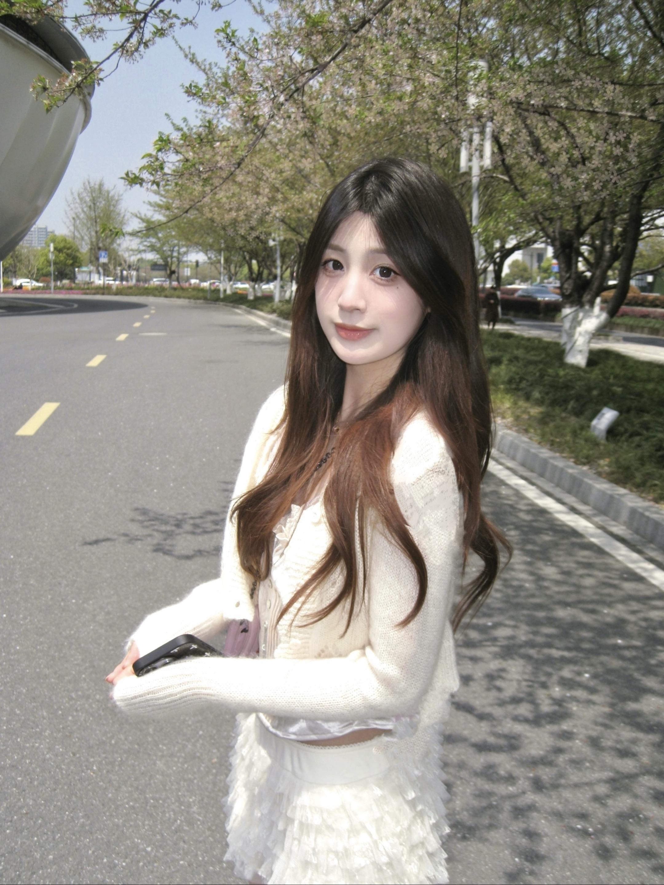 我现在很想你 等会更想。