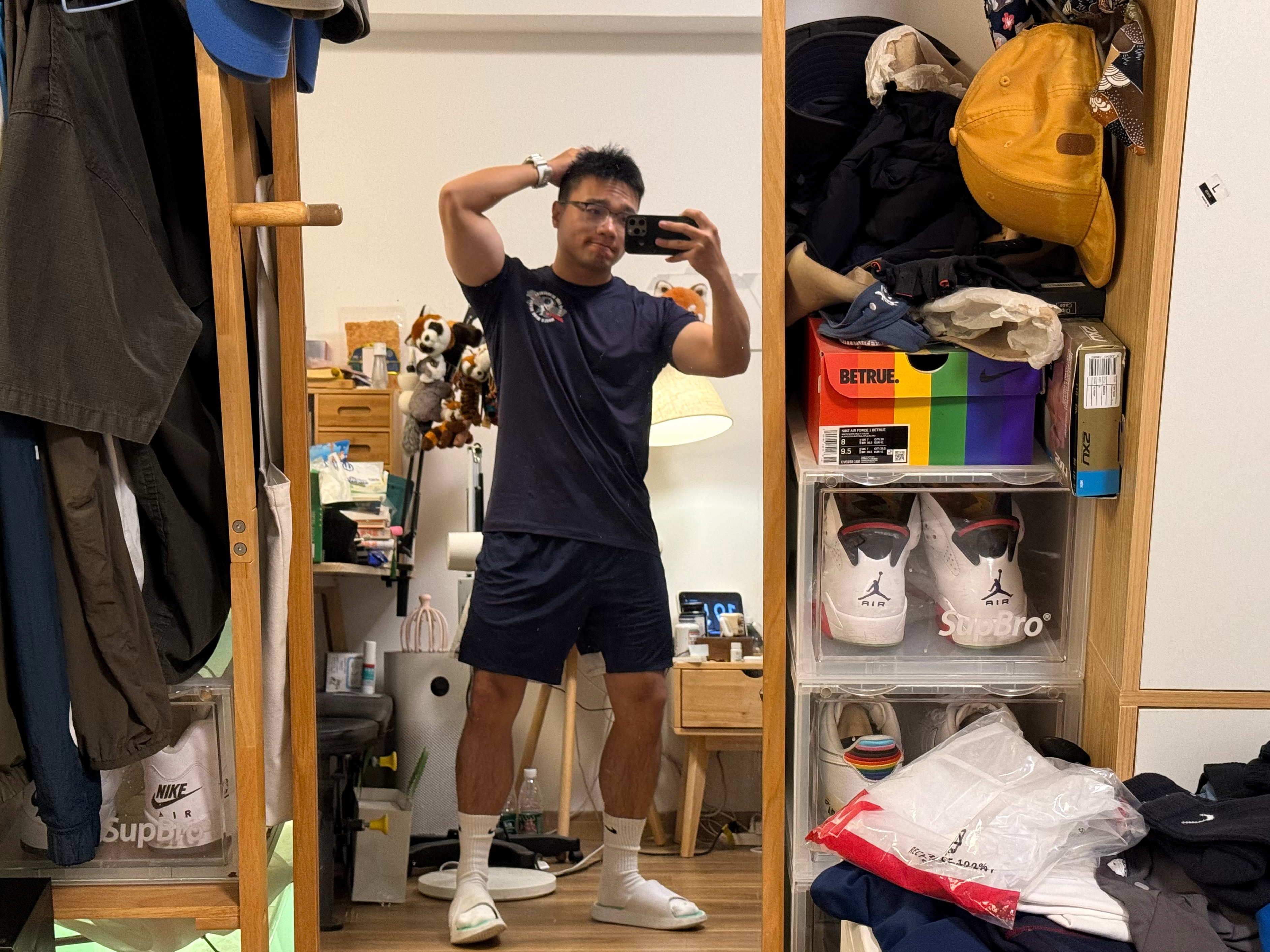 晒懵了，回家冲了个澡睡了一觉，醒来还是晕的，不知道是还没恢复还是睡晕了😵💫 