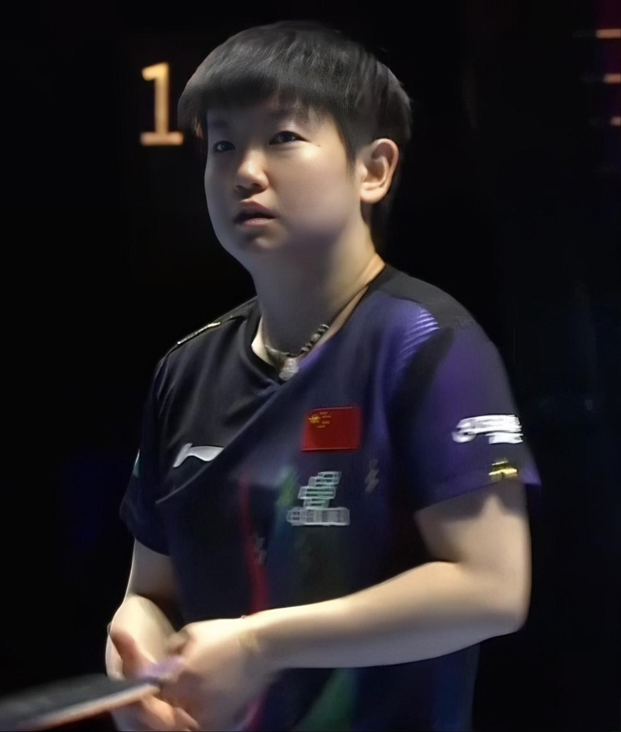 恭喜孙颖莎、陈幸同、王艺迪三人晋级女单16强，
国乒女队的队员们，
稳的一群，