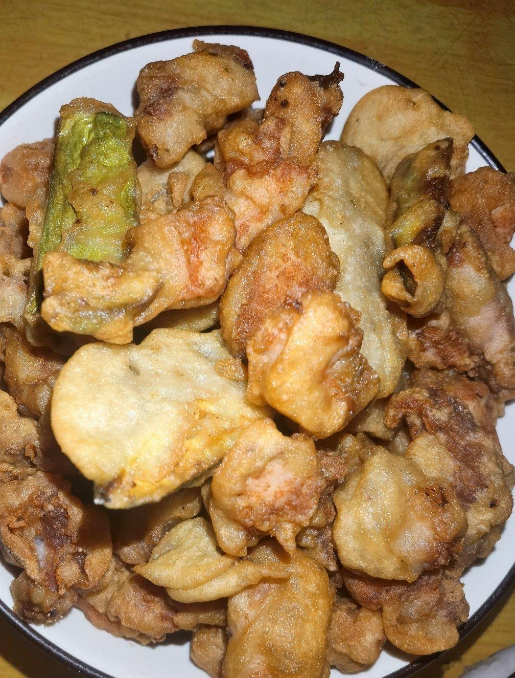 真的好困呀，发现回老家每次都睡不好。特别是过时过节。小孩子的尖叫声，马路上的各种