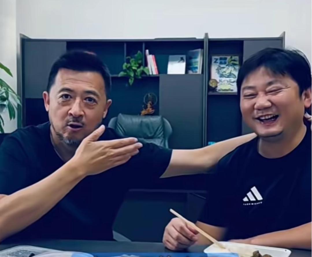 经纬创投老板昨天带着众多入股企业的创始人参观张雪机车公司，前几天张雪机车车队拿到