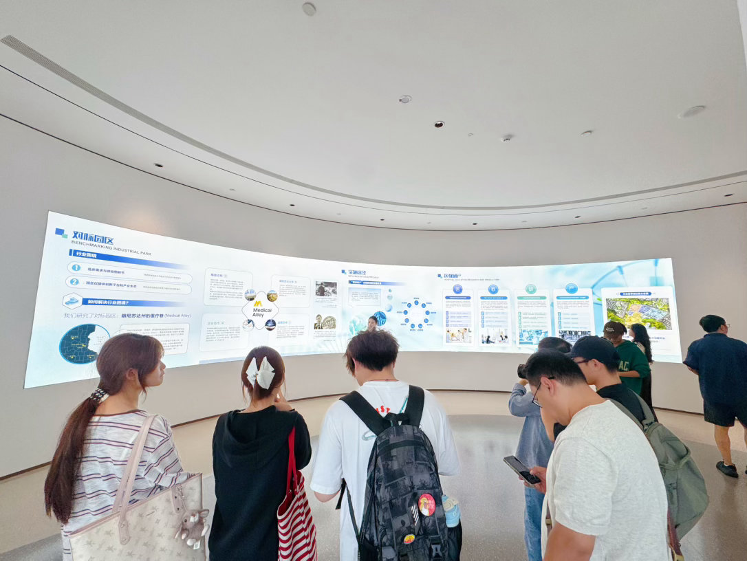筑梦东部新区 走进未来医学城，园区锚定高性能医疗器械、高端医疗消费、前沿生物技术
