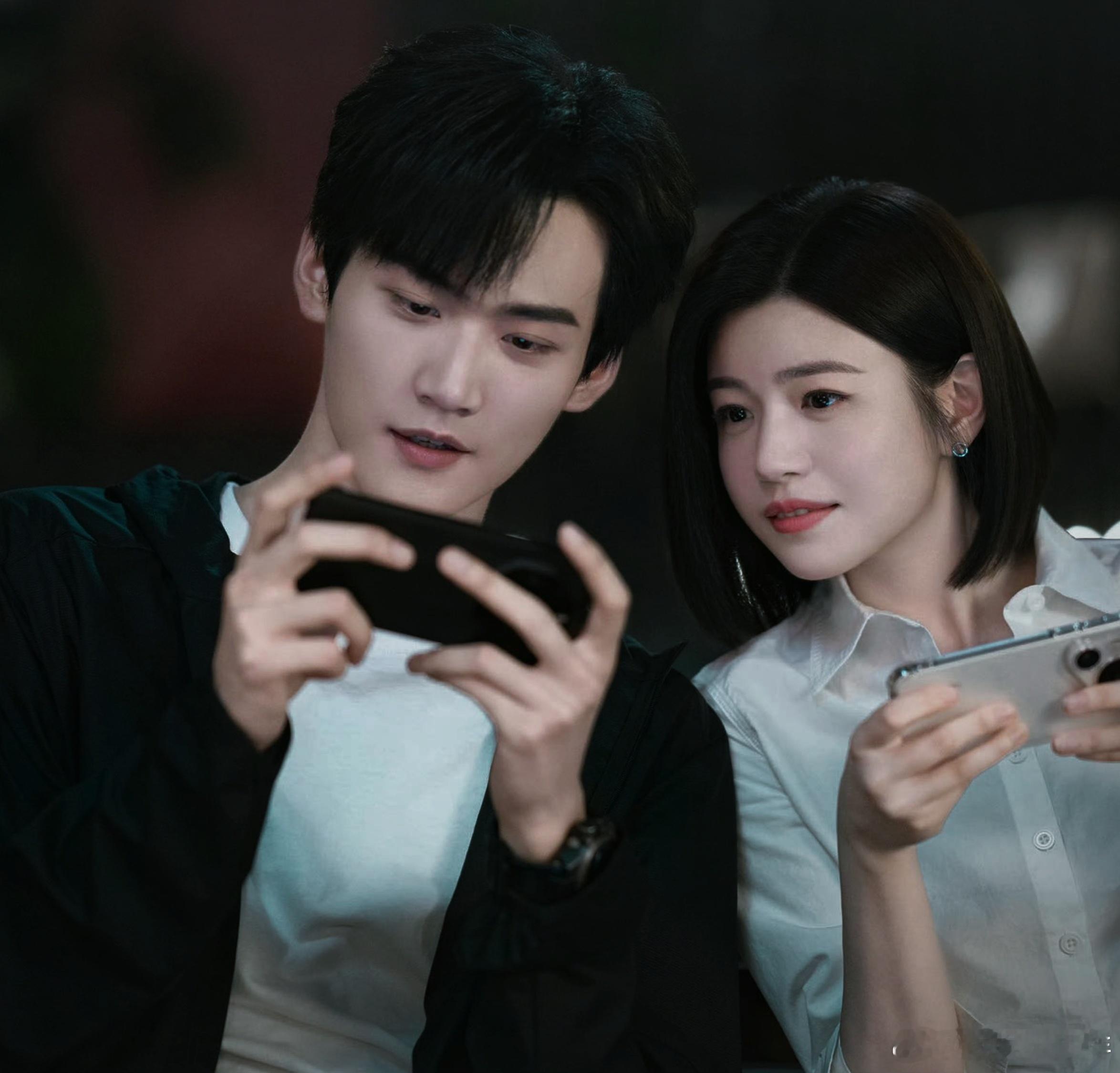 狙击蝴蝶弹幕李雾这个角色配上弹幕直接活了！那些奇奇怪怪的梗让人笑到打鸣，追剧的快