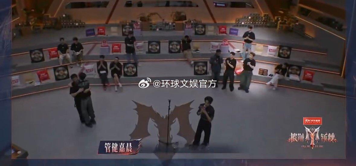 管健嘉晨组队被拒了8次狠狠怜爱管健嘉晨！带着满满的构想主动邀约队友，奈何8次组队