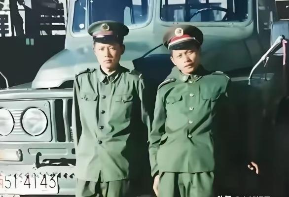 四川一军人退伍后开大车，跑车时救下一对跳河的母女，带到自己家中暂时安顿。当女人准