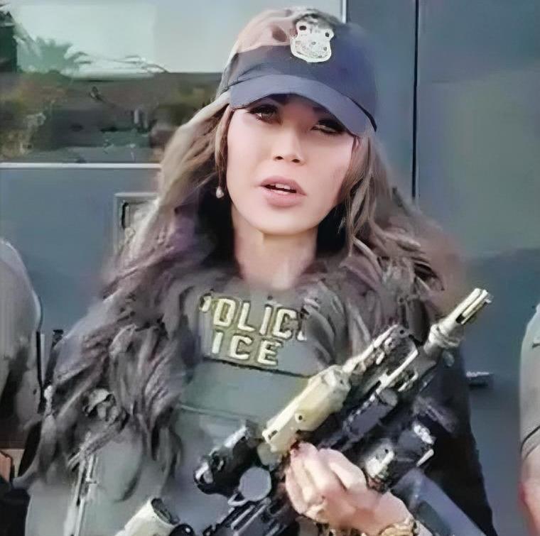 美国国土安全部长自曝遭内部间谍监视，竟是马斯克帮她清除手机监控软件！
这可不是好