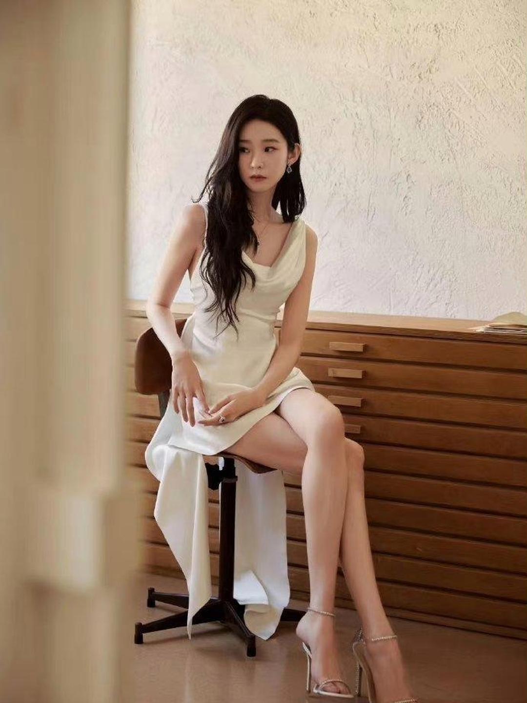 张艺凡身材棒，但挑男友眼光差 