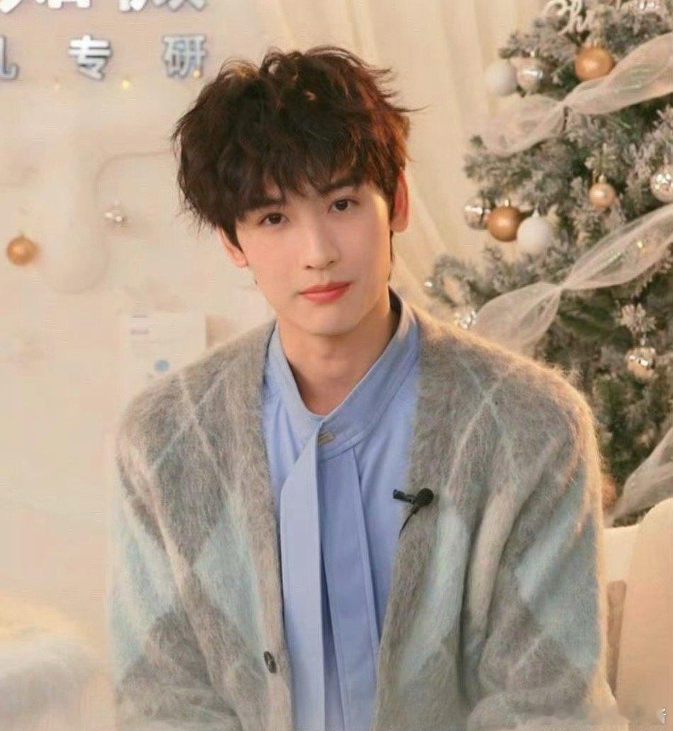 敖瑞鹏、黄俊捷今日直播截图谁的状态更好 