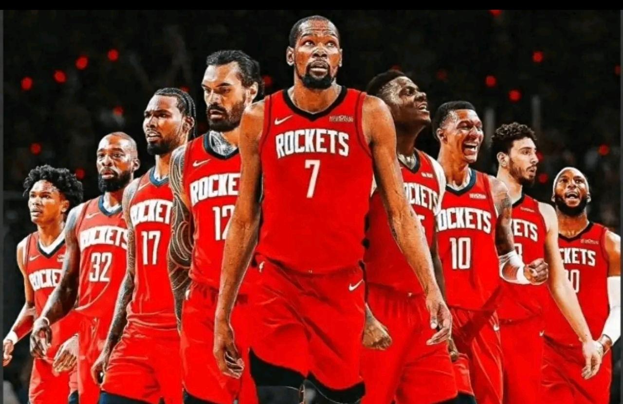 杜兰特其实可以打替补！


两个原因1.杜兰特拿球进攻就停滞，一个人打4个人看，