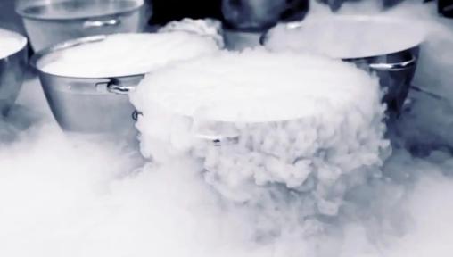 零下196℃的液氮有多可怕？

医院走廊突然响起刺耳的警报声，急促的脚步声和喊叫