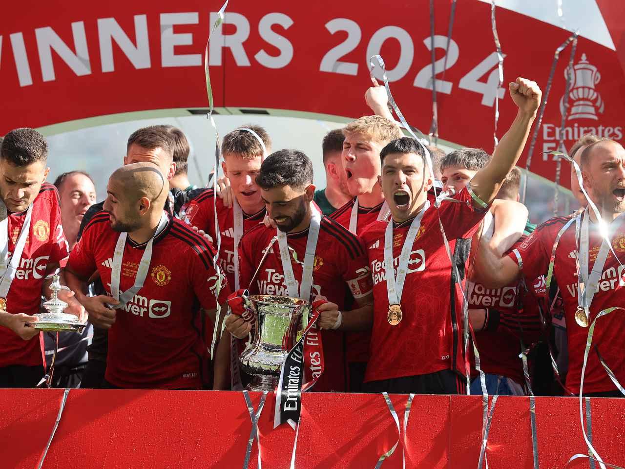 利物浦现在0：2落后，如果赢不了，其实不关键，我们输了，无所谓，争5还是可以。