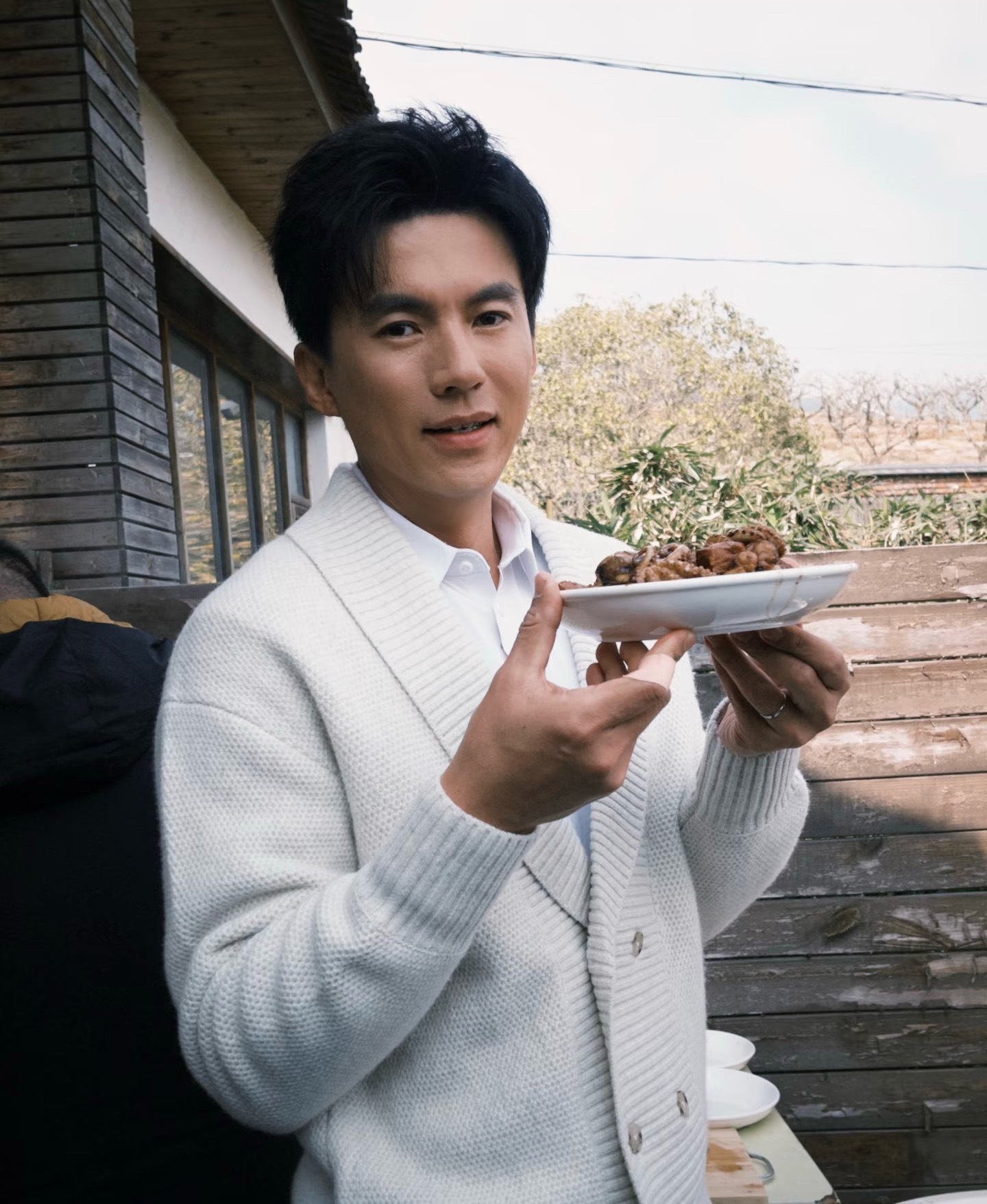 Q女士曝宋宁峰张婉婷视频时她在旁边以前对他的印象就是演技挺好的！通过陷入我们的热