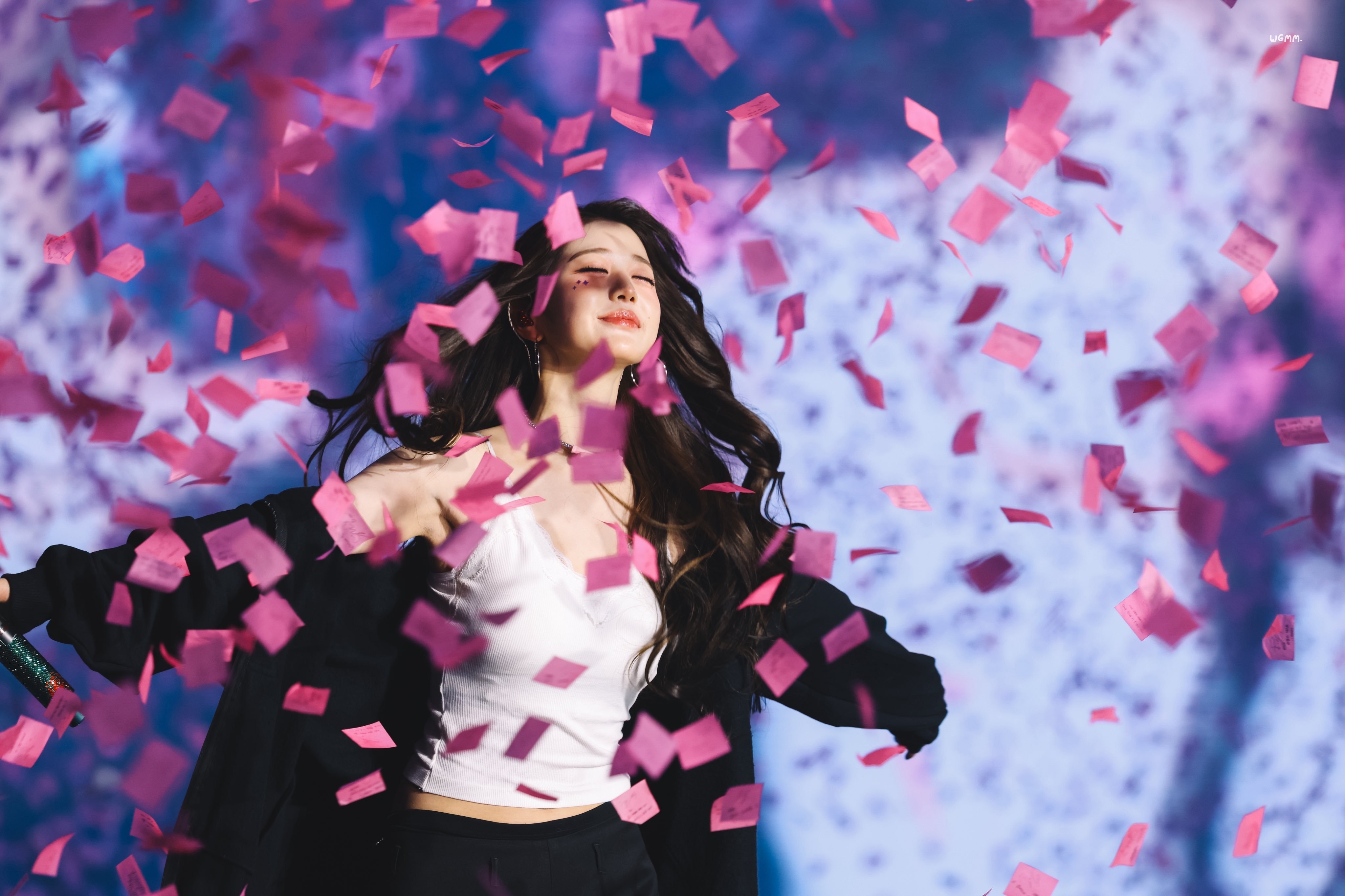 彩带落满头 都是你的好彩头 