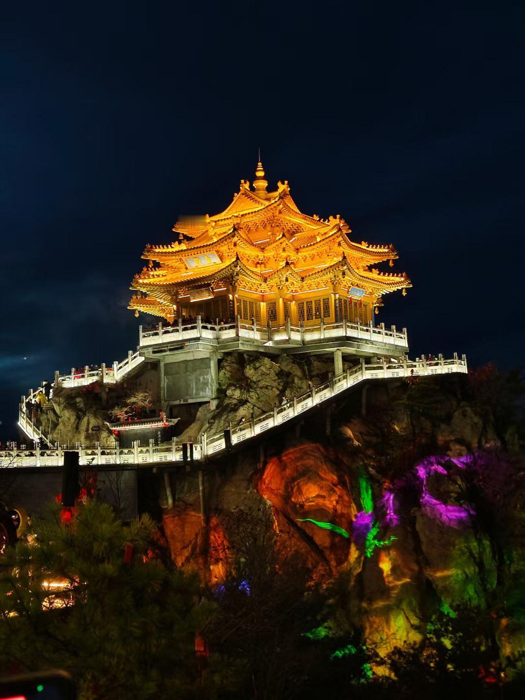 老君山再现阴阳分界线老君山是为数不多几座，我爬了还想再爬的山。主要是爬山体验非常