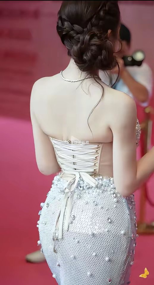 现在选美怎么这么多？模特转过身，男人要丢魂！ 