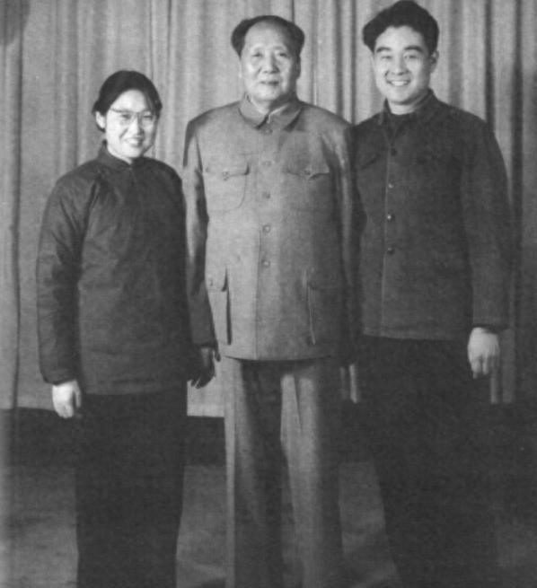 1998年孔令华举办纪念毛主席诞辰活动，李德生关切询问：听说你遇到了两个难题是真