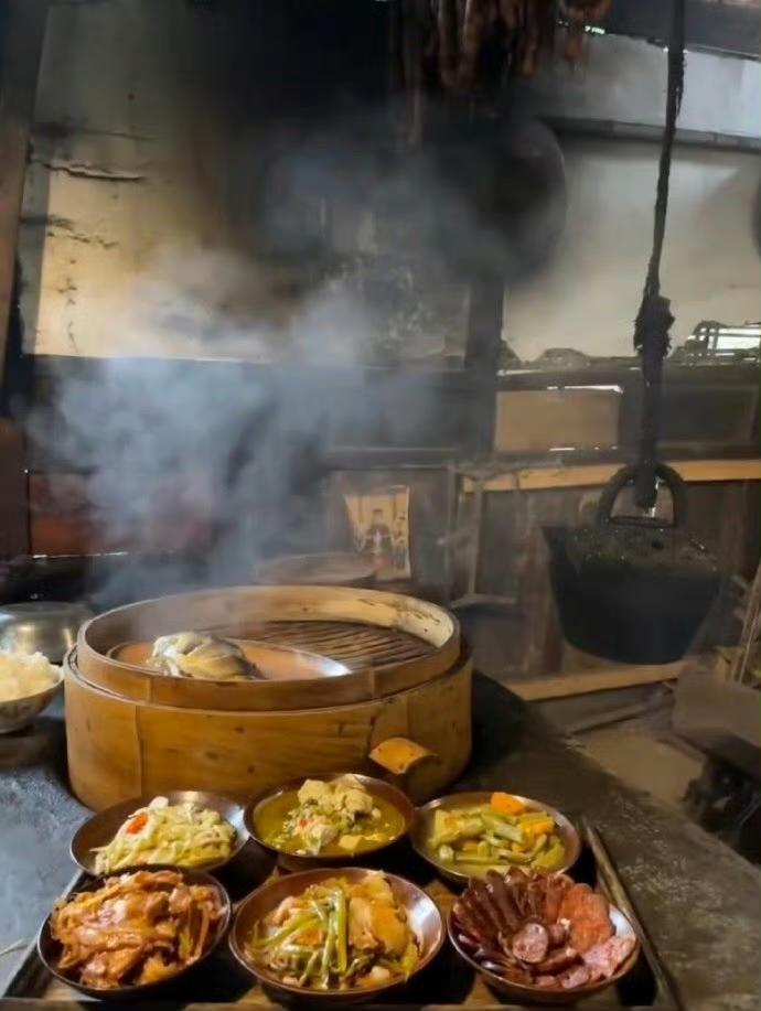 年关将至，节味渐浓。