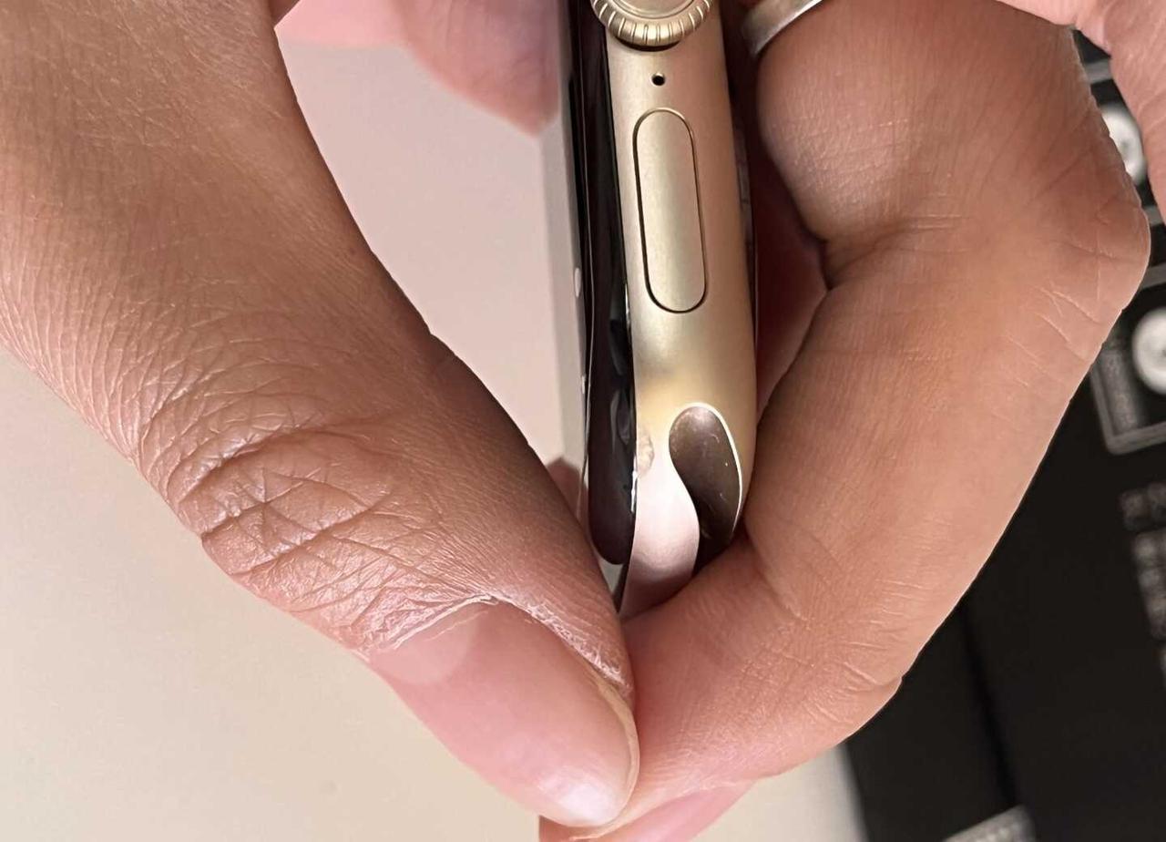科膜森贴膜神器导致我的手表外观出现磕碰
10月1日我买的科膜森的s12膜，我的手