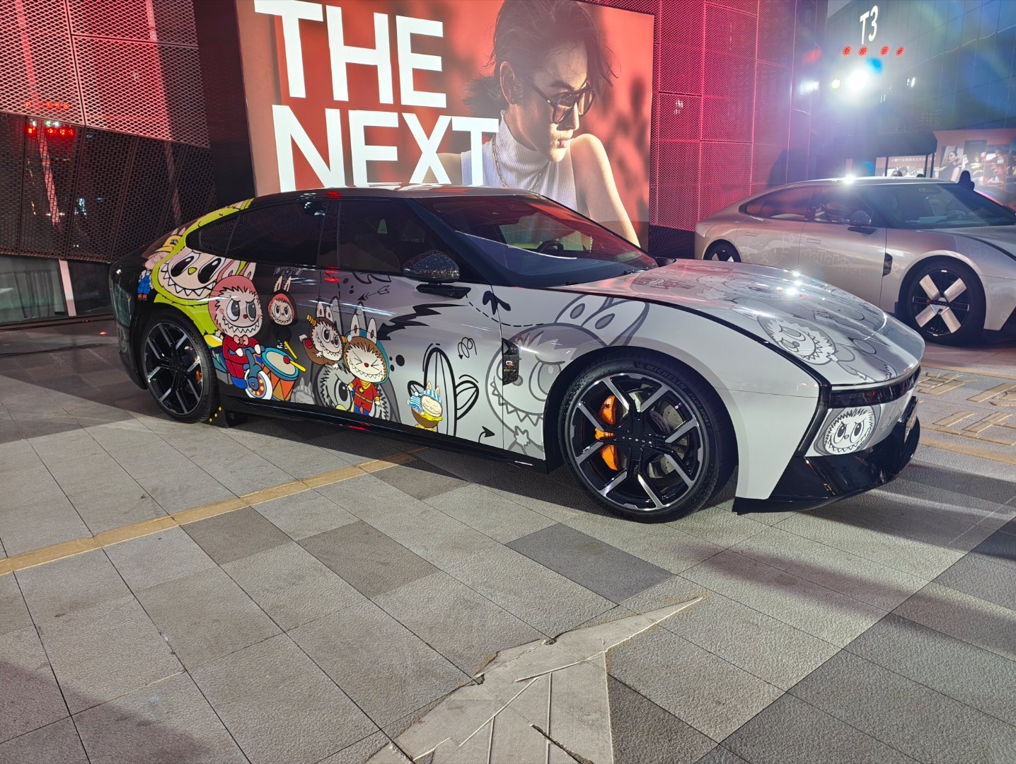 入场了，鹏鹏的活动，俊男靓女就是多！上一次拍P7，参加活动仿佛就在上个月一晃眼P