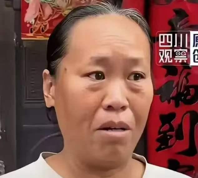 升学宴塌墙的亲戚，
出来求大家嘴下留情。
主家才五十来岁，以前干过泥水匠，前几年