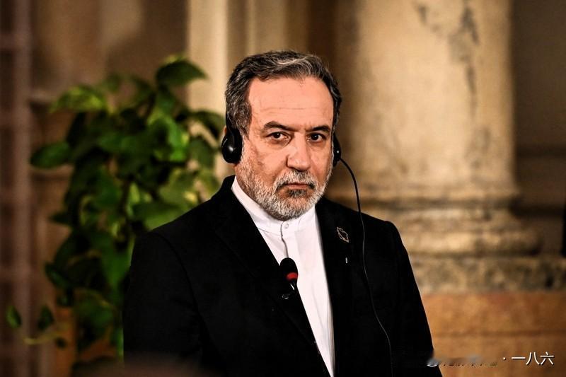 当场反问！伊朗外长一句话，戳破对手所有伪装
 
不得不说，伊朗外长这波回应，简直