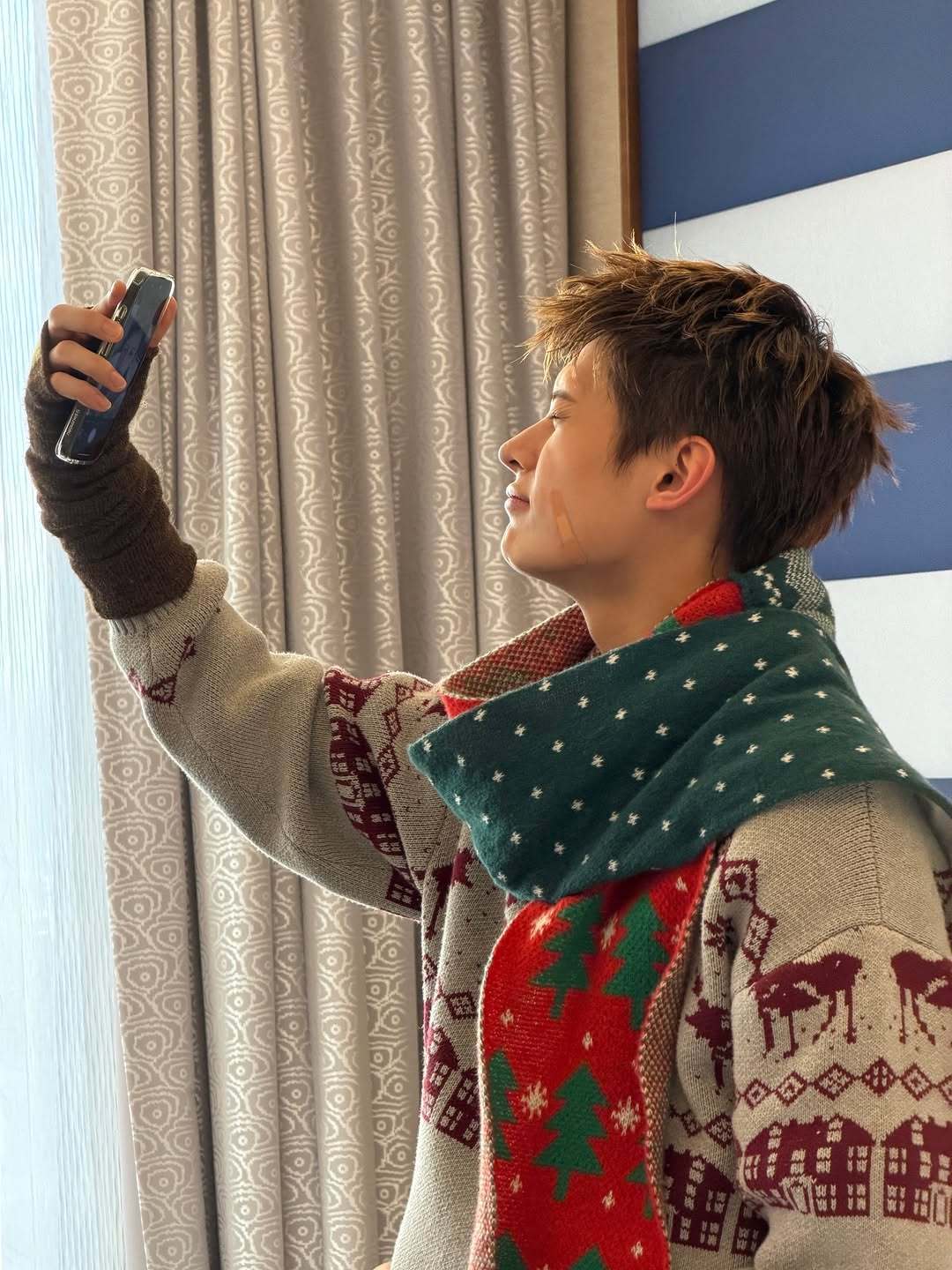 赵雨凡JAMES 🦅赵雨凡全能制作人 祝福你眼里所有迷茫都终有答案；祝福你此生