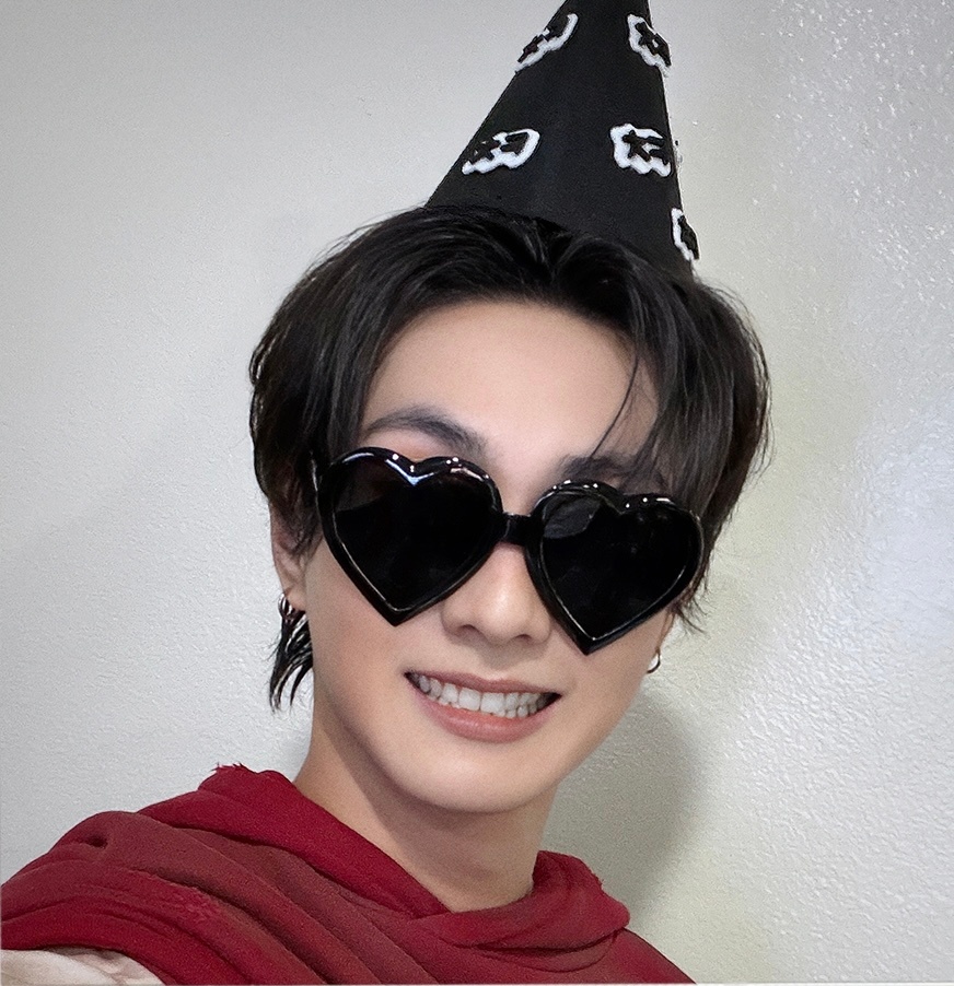 九月份的恩静！！🐽🐽祝你生日粗卡🎉 想送的礼物是脆皮手作球ㅋㅋㅋ看来最近?